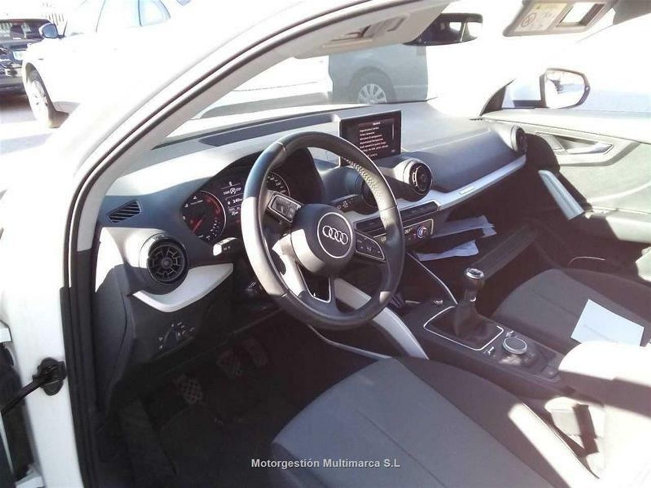 Foto Audi Q2 8