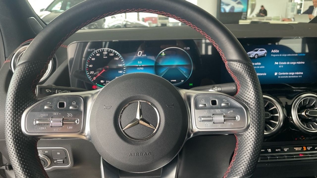 Foto Mercedes-Benz EQA 9
