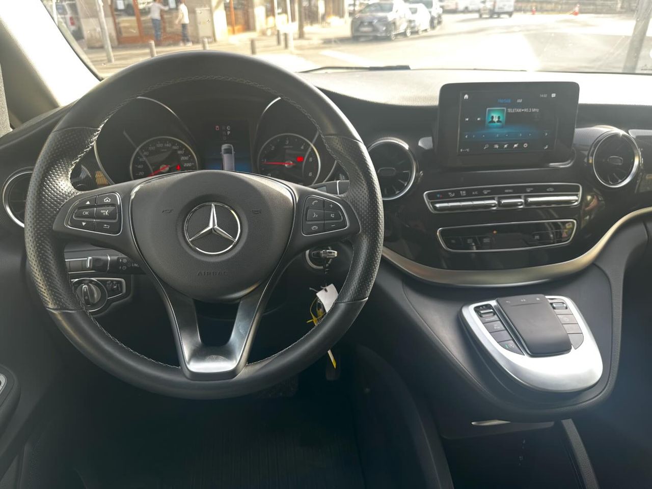 Foto Mercedes-Benz Clase V 8