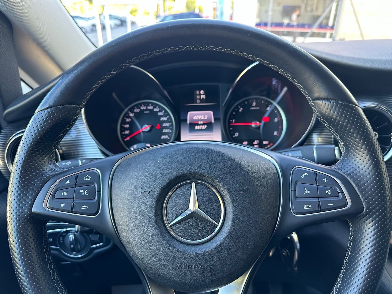 Foto Mercedes-Benz Clase V 36