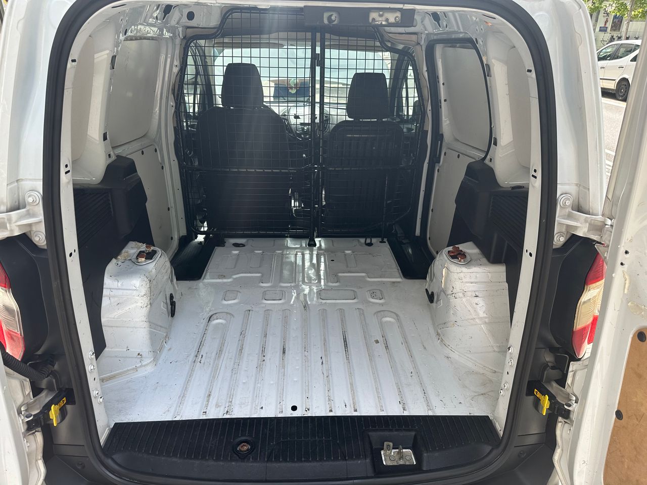 Foto Ford Transit  Courier 16