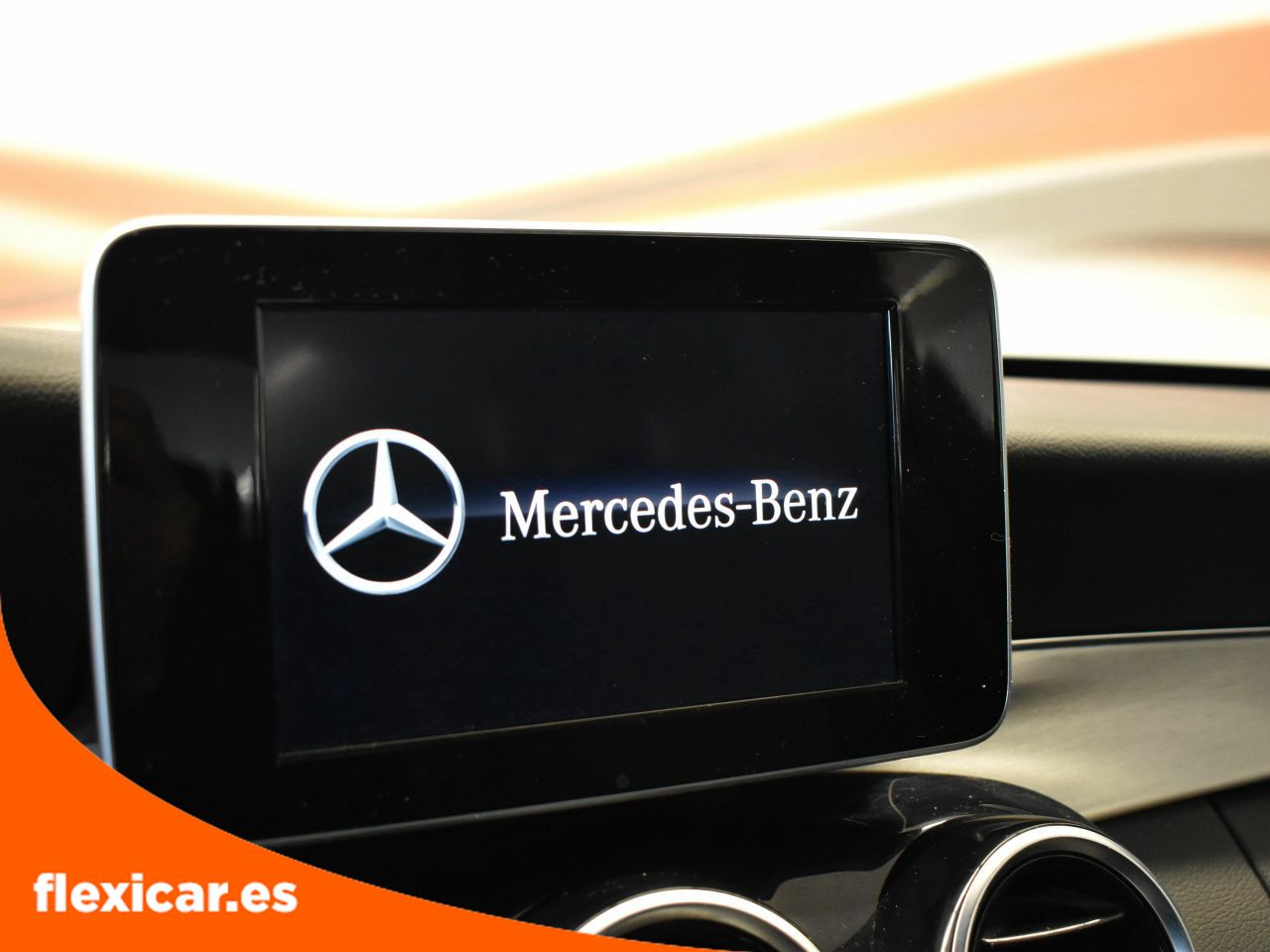 Foto Mercedes-Benz Clase C 25