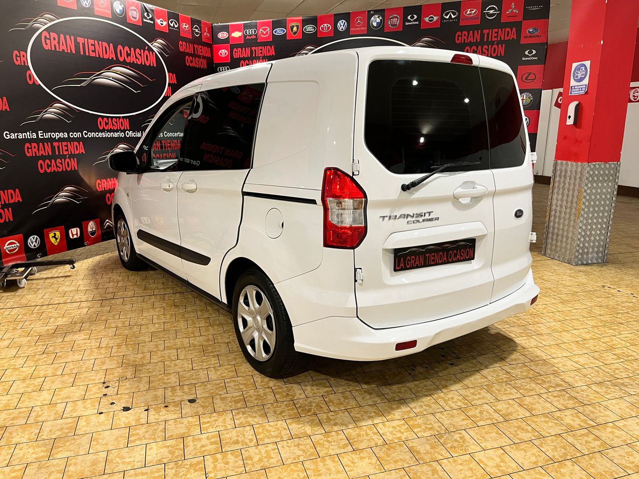 Foto Ford Transit  Courier 12