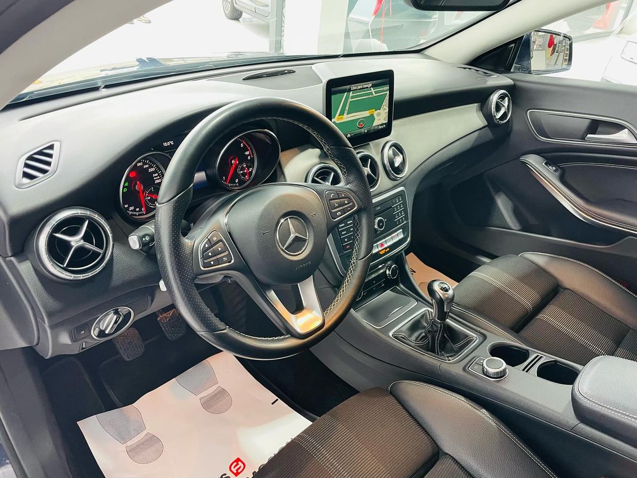 Foto Mercedes-Benz Clase CLA 8