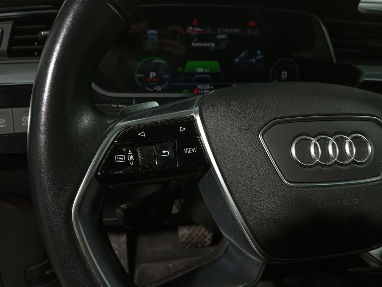 Foto Audi E-tron 18