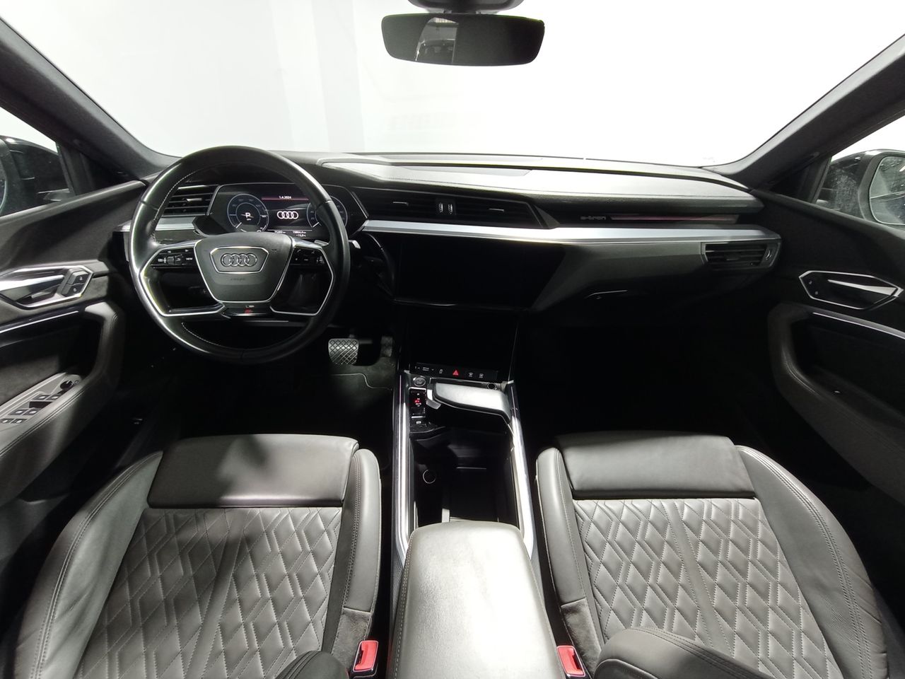 Foto Audi E-tron 6