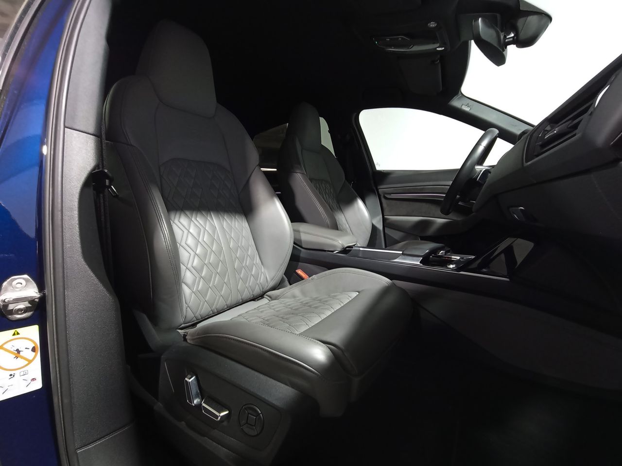 Foto Audi E-tron 10