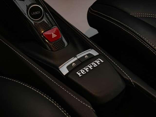 Foto Ferrari 488 6