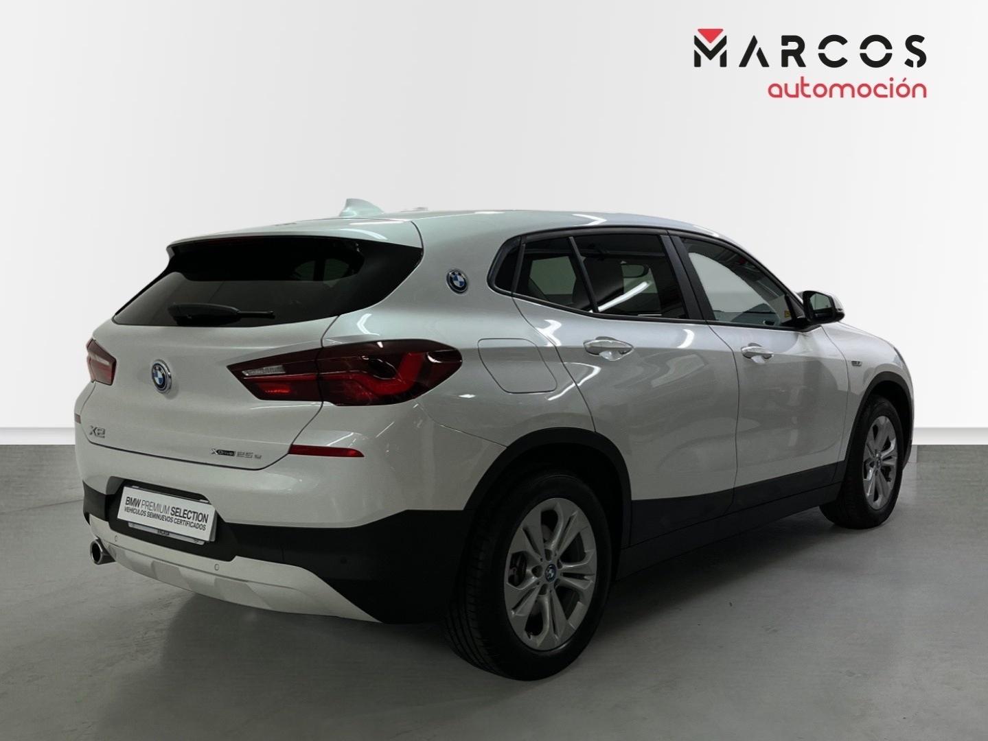 Foto BMW X2 4