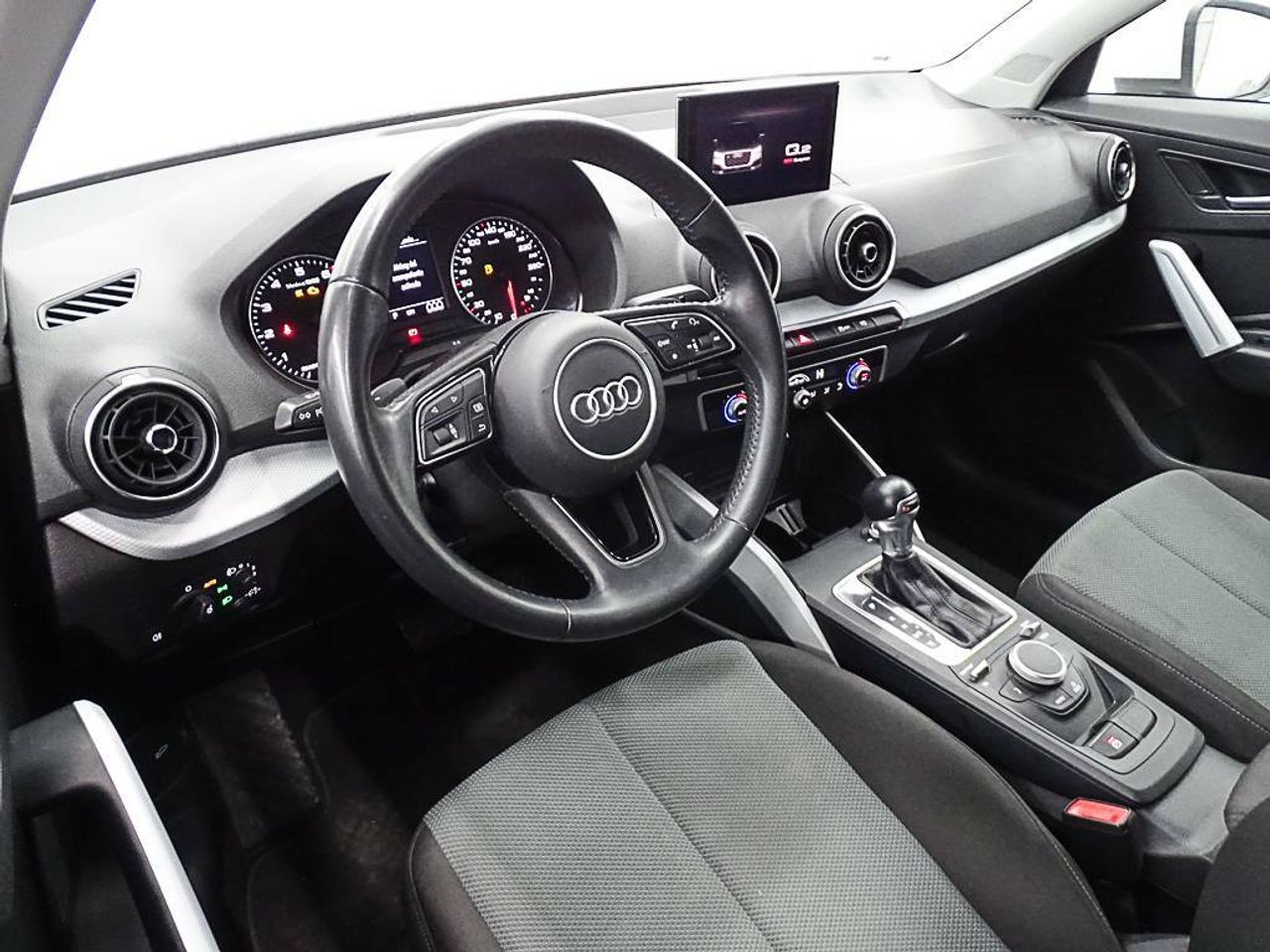 Foto Audi Q2 25