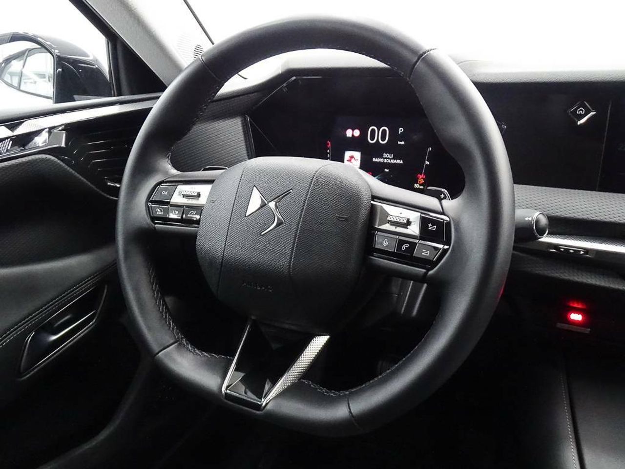 Foto DS Automobiles DS 4 33