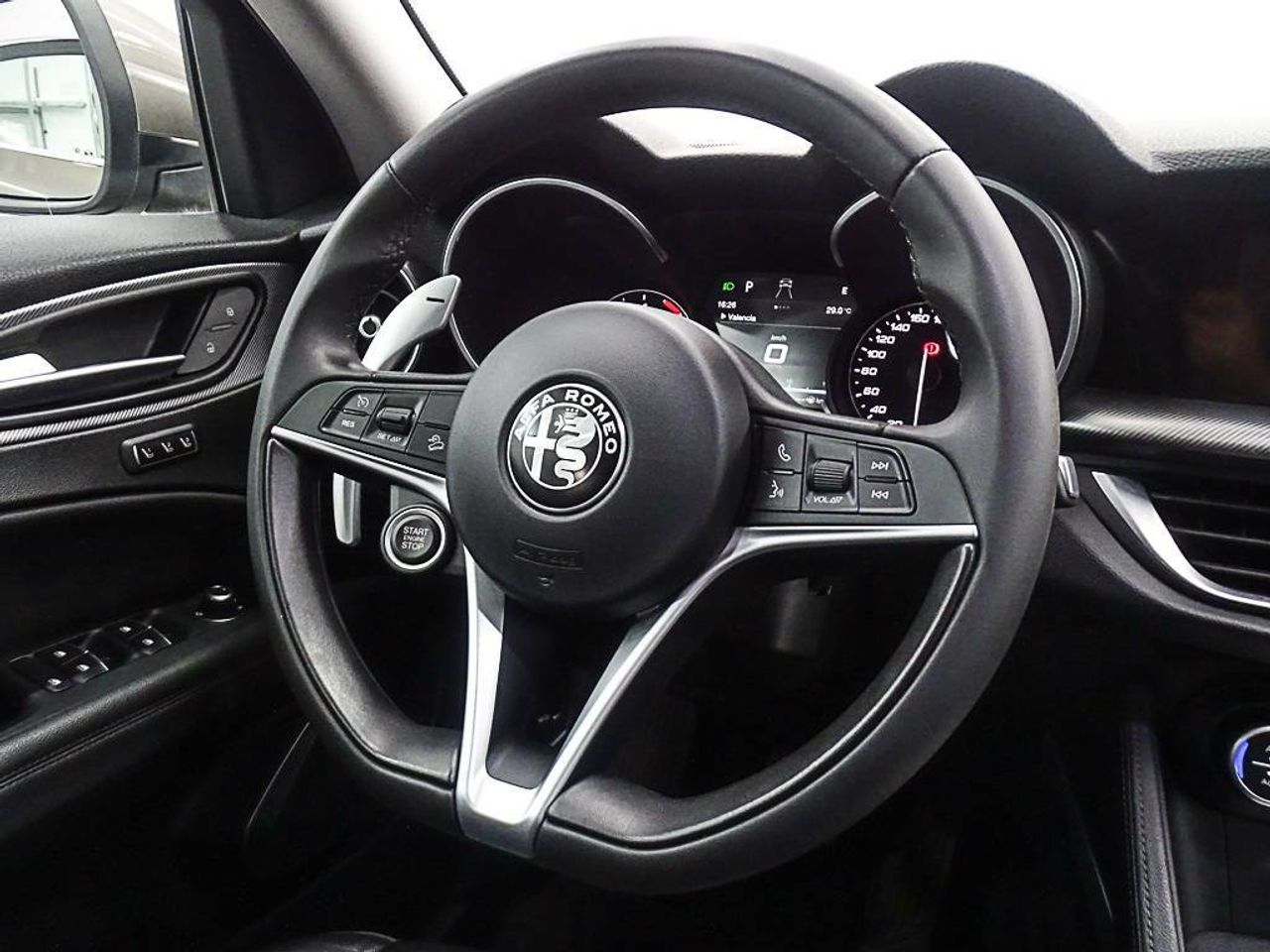 Foto Alfa Romeo Stelvio 33