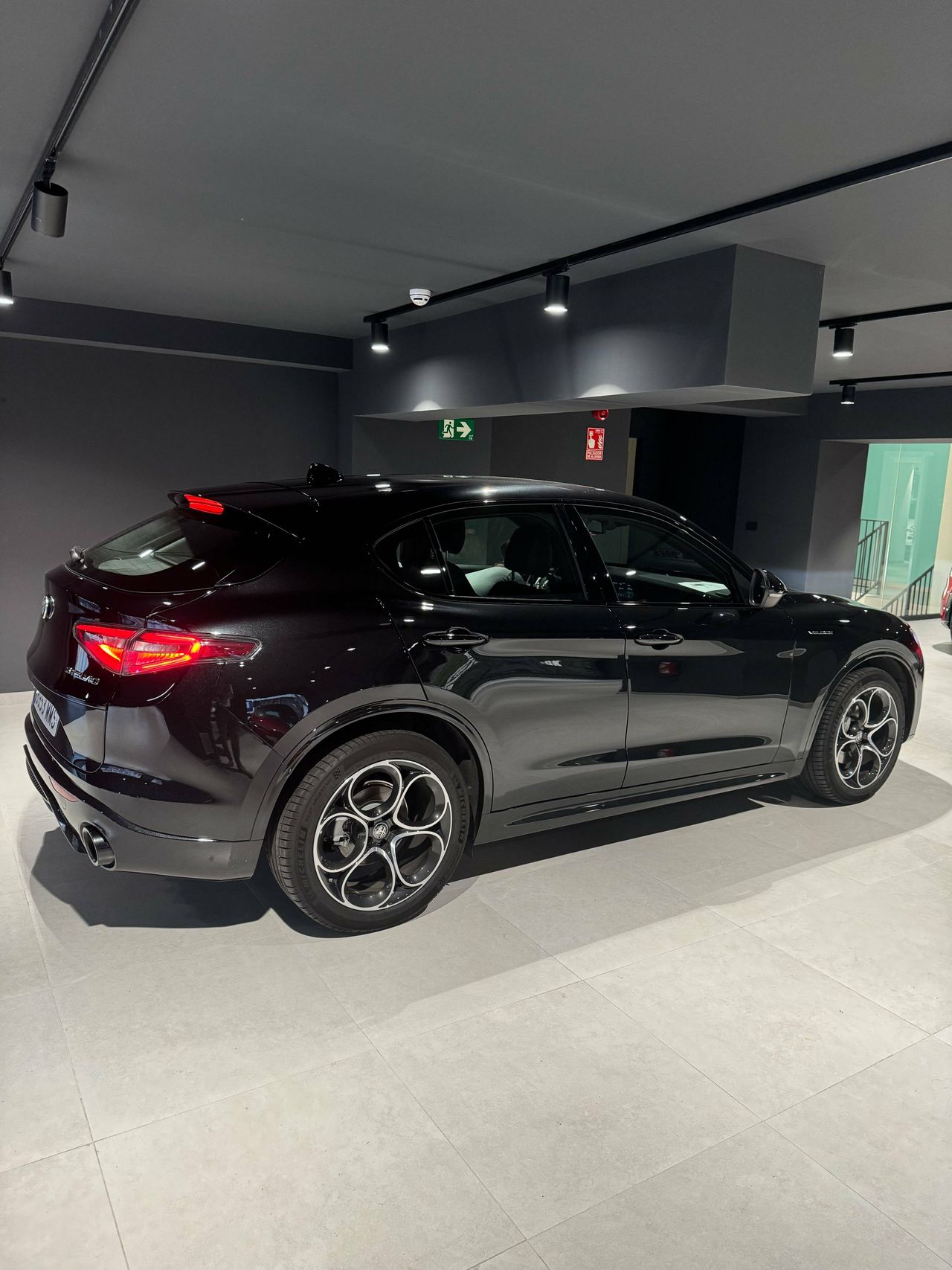 Foto Alfa Romeo Stelvio 4