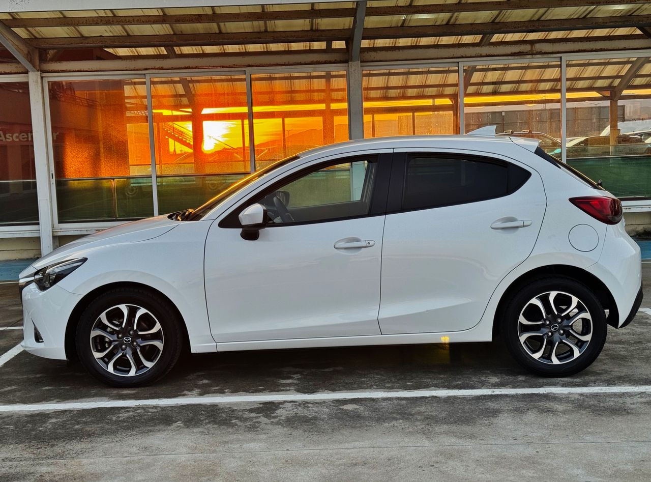 Foto Mazda Mazda2 9