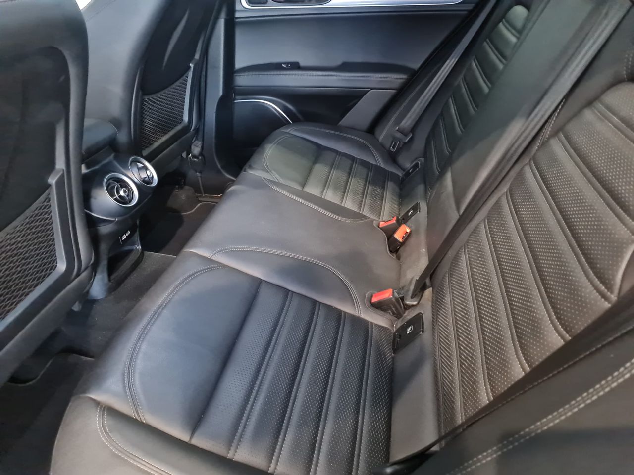 Foto Alfa Romeo Stelvio 12