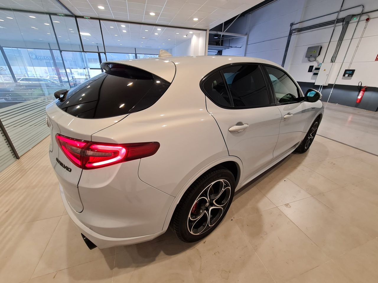 Foto Alfa Romeo Stelvio 5