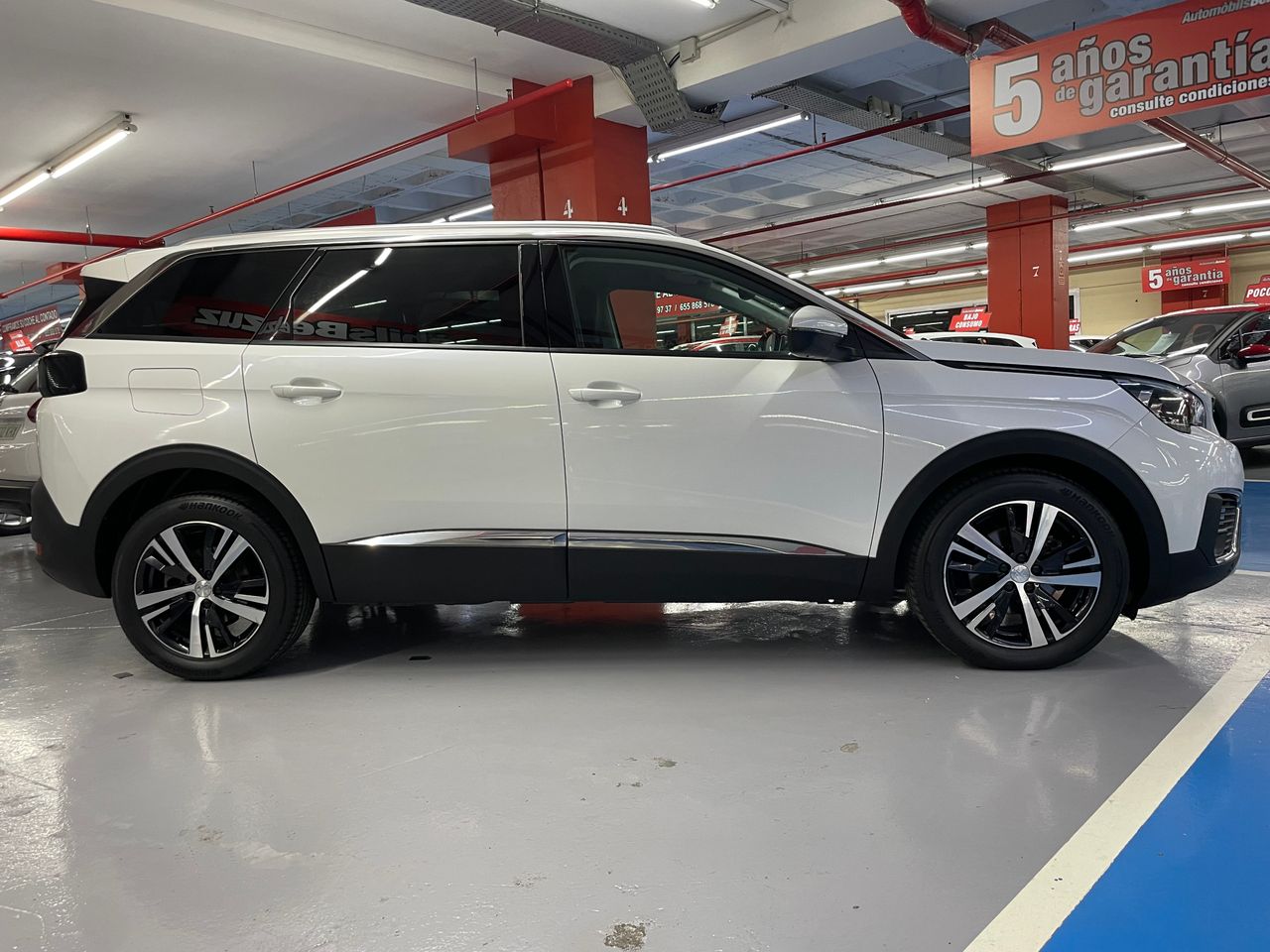 Foto Peugeot 5008 16