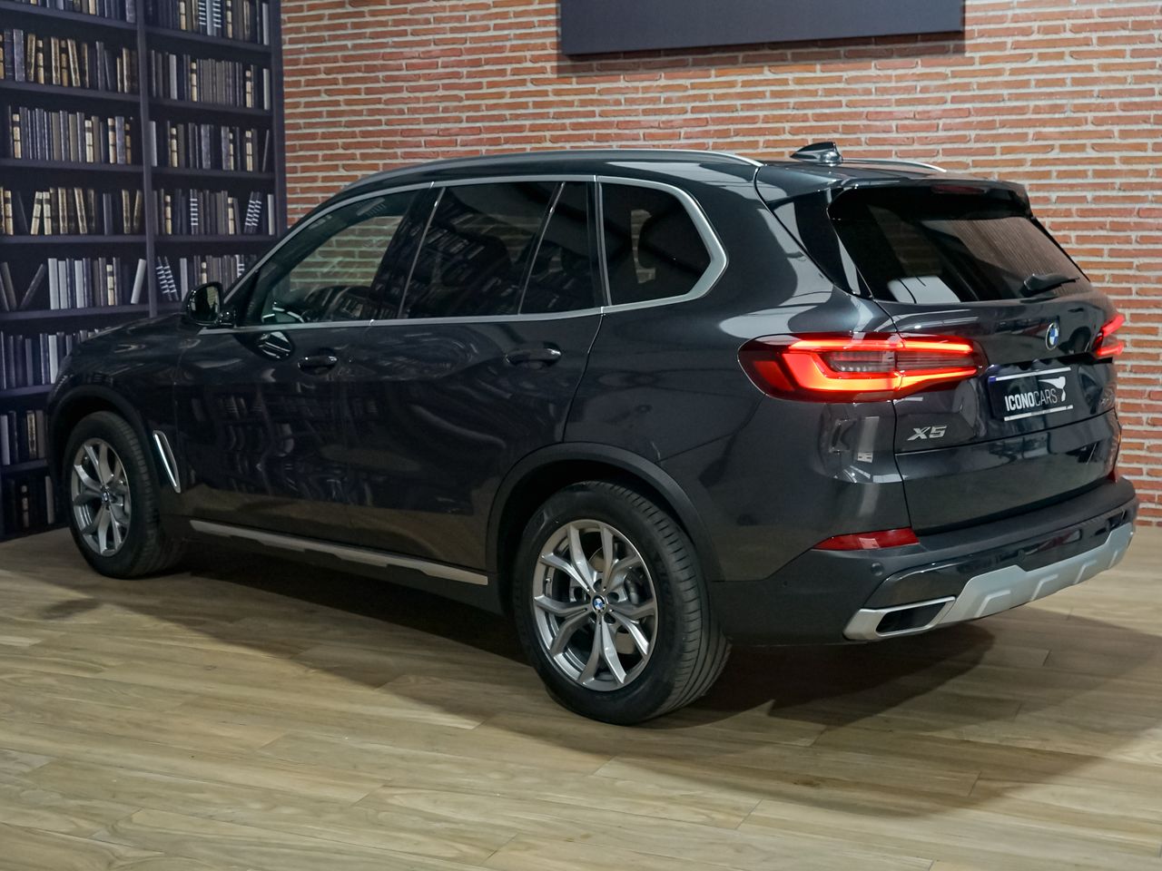 Foto BMW X5 8