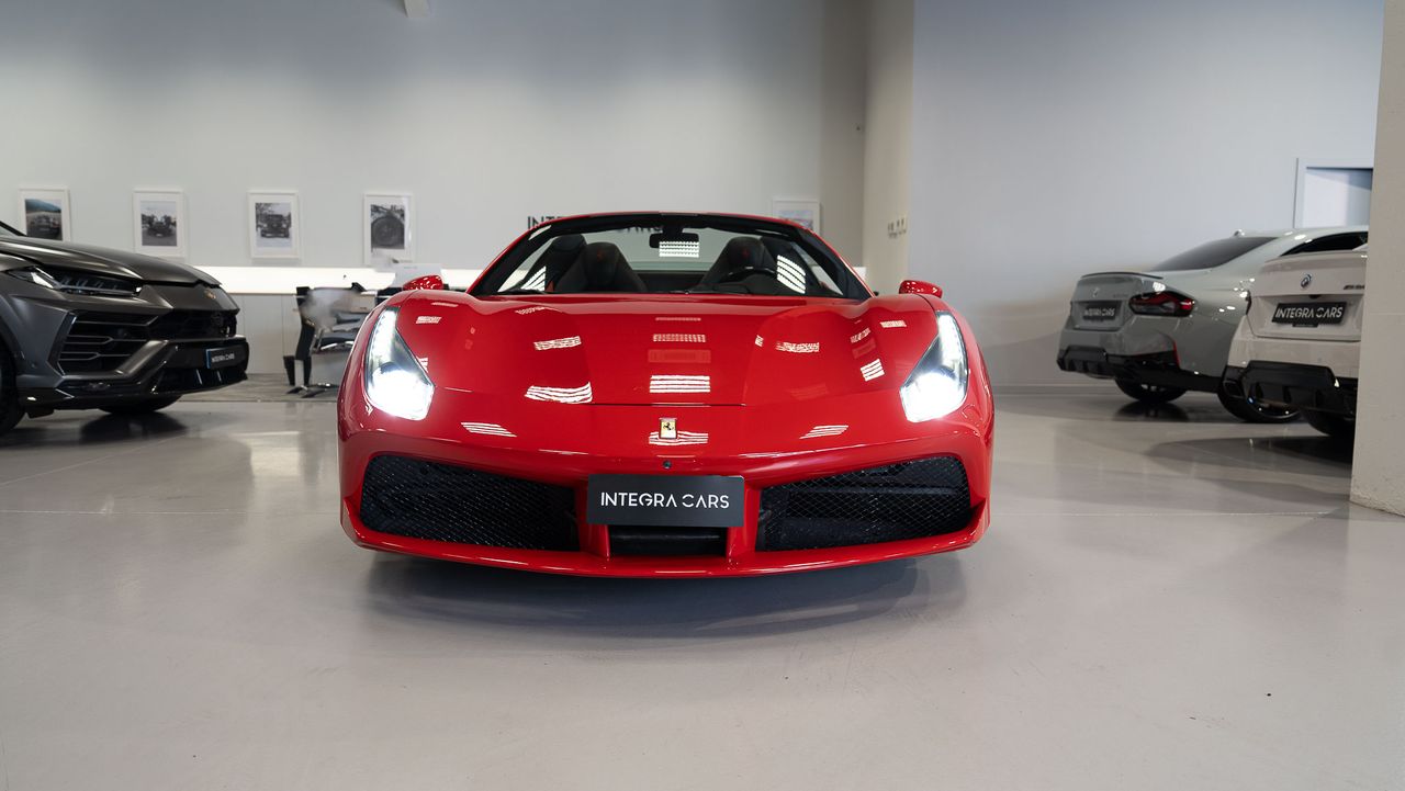 Foto Ferrari 488 2
