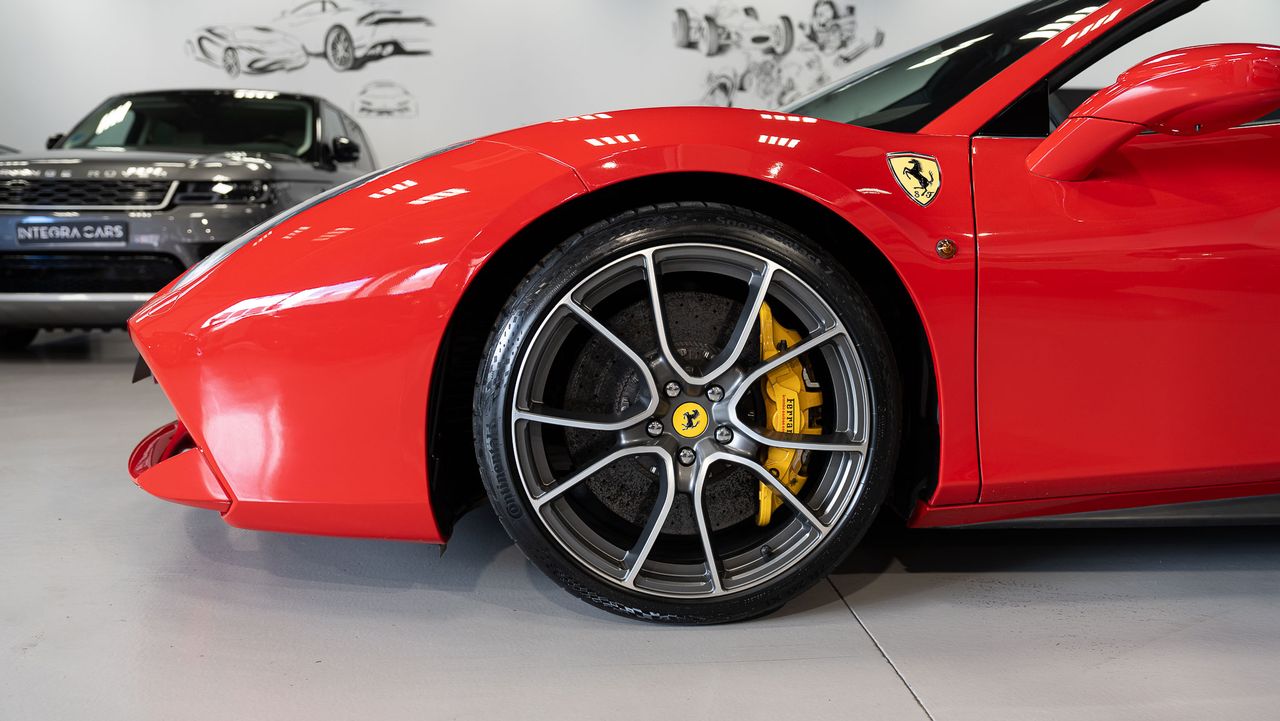 Foto Ferrari 488 19