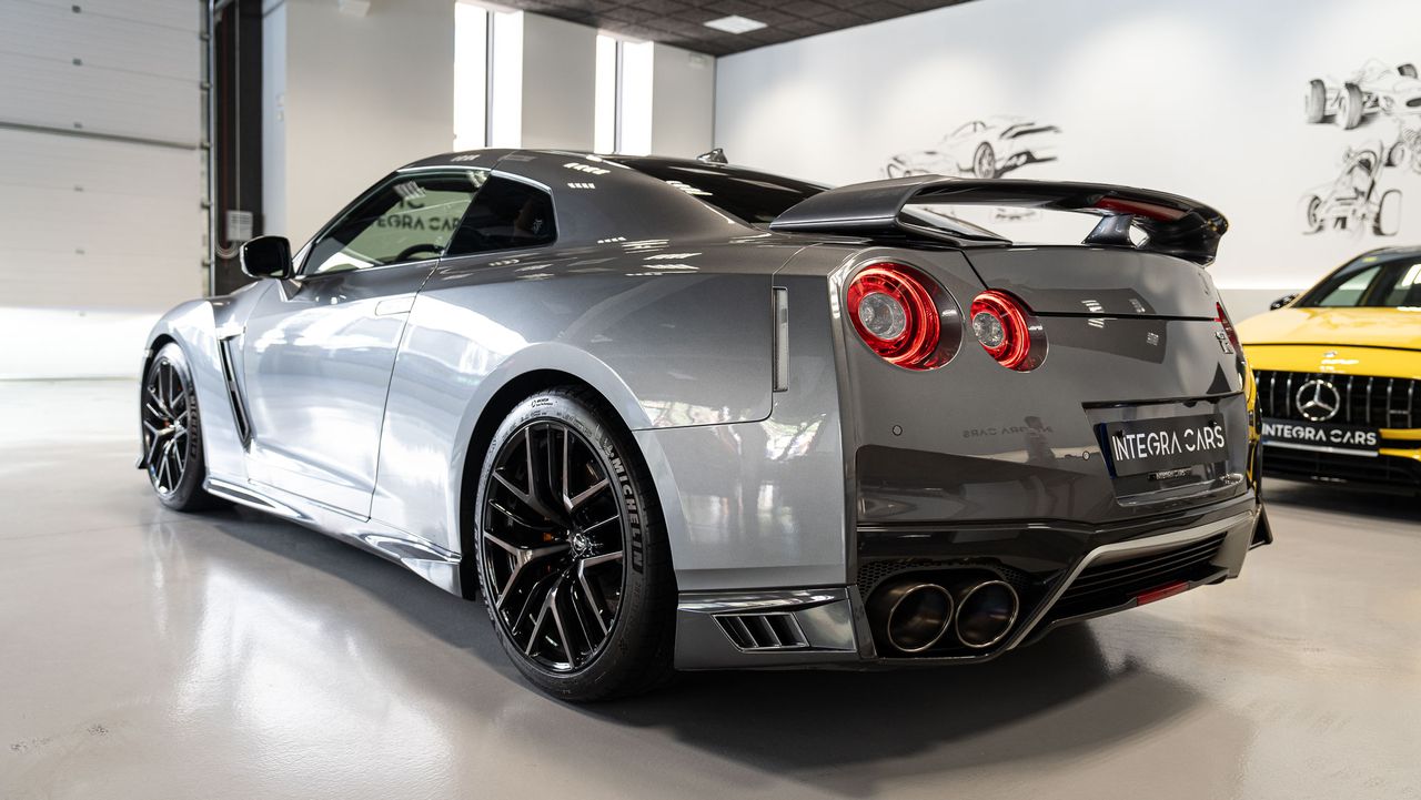 Foto Nissan GT-R 4