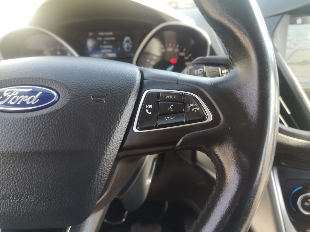 Foto Ford Kuga 27