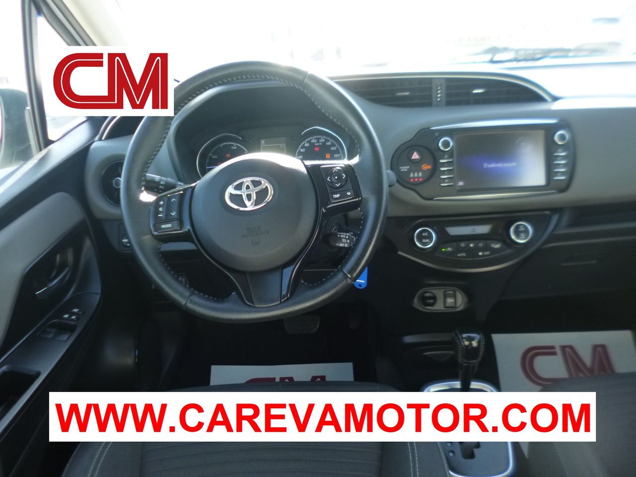 Foto Toyota Yaris 12