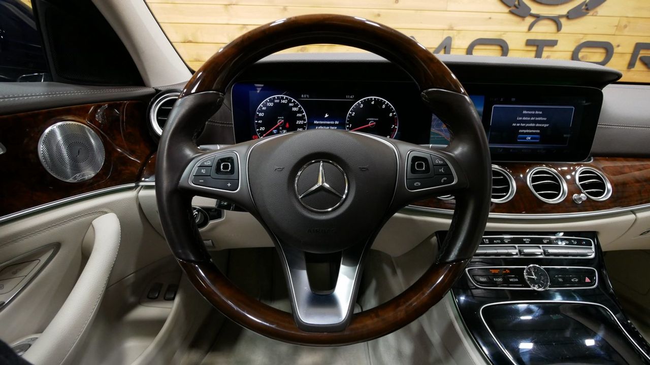 Foto Mercedes-Benz Clase E 4