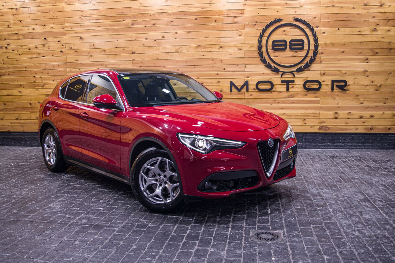 Foto Alfa Romeo Stelvio 1