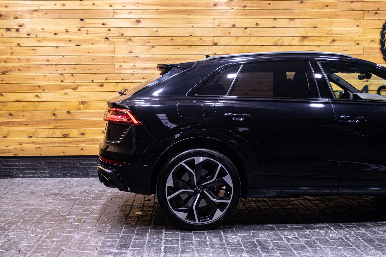 Foto Audi Q8 18