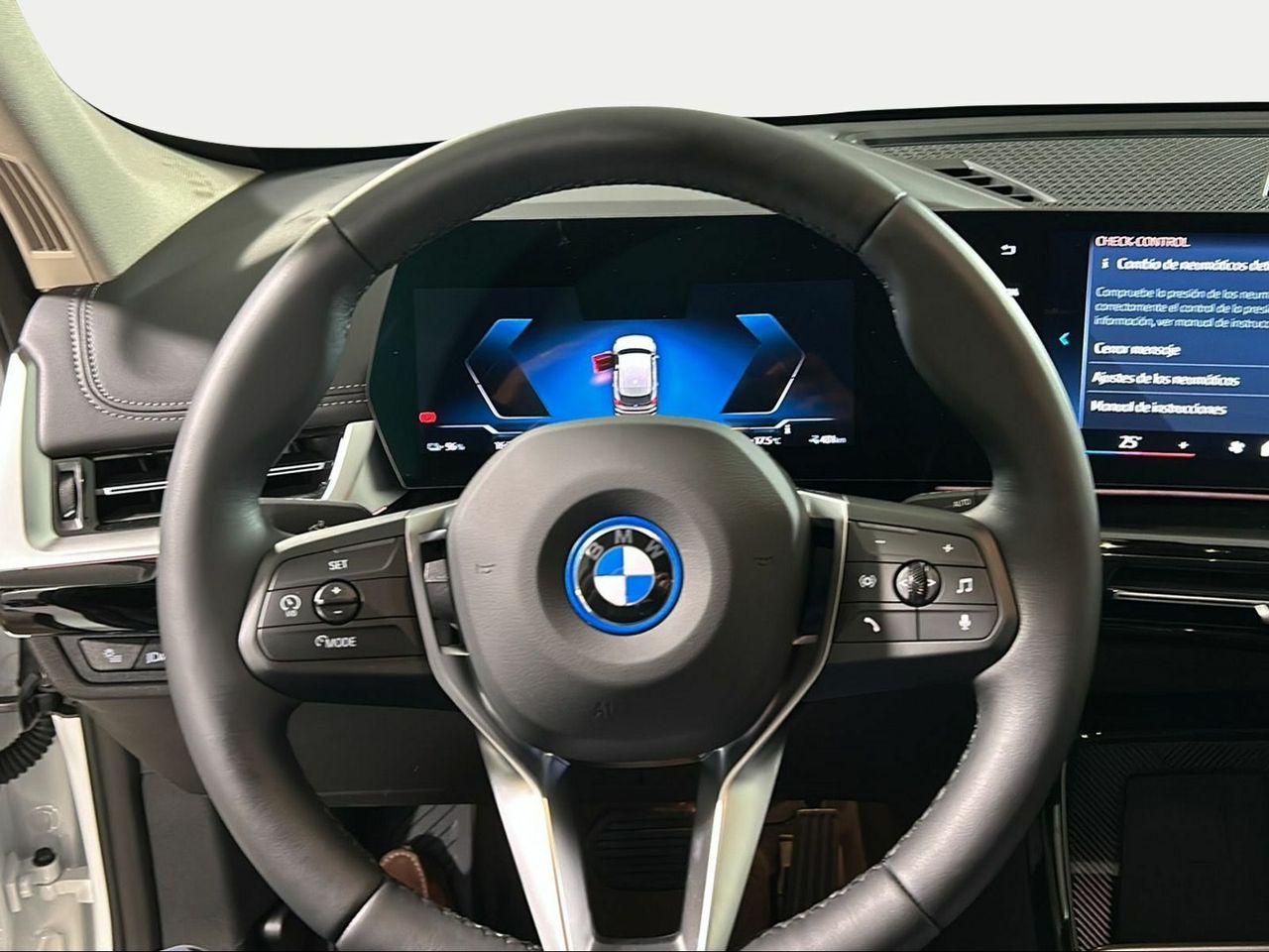 Foto BMW iX1 12