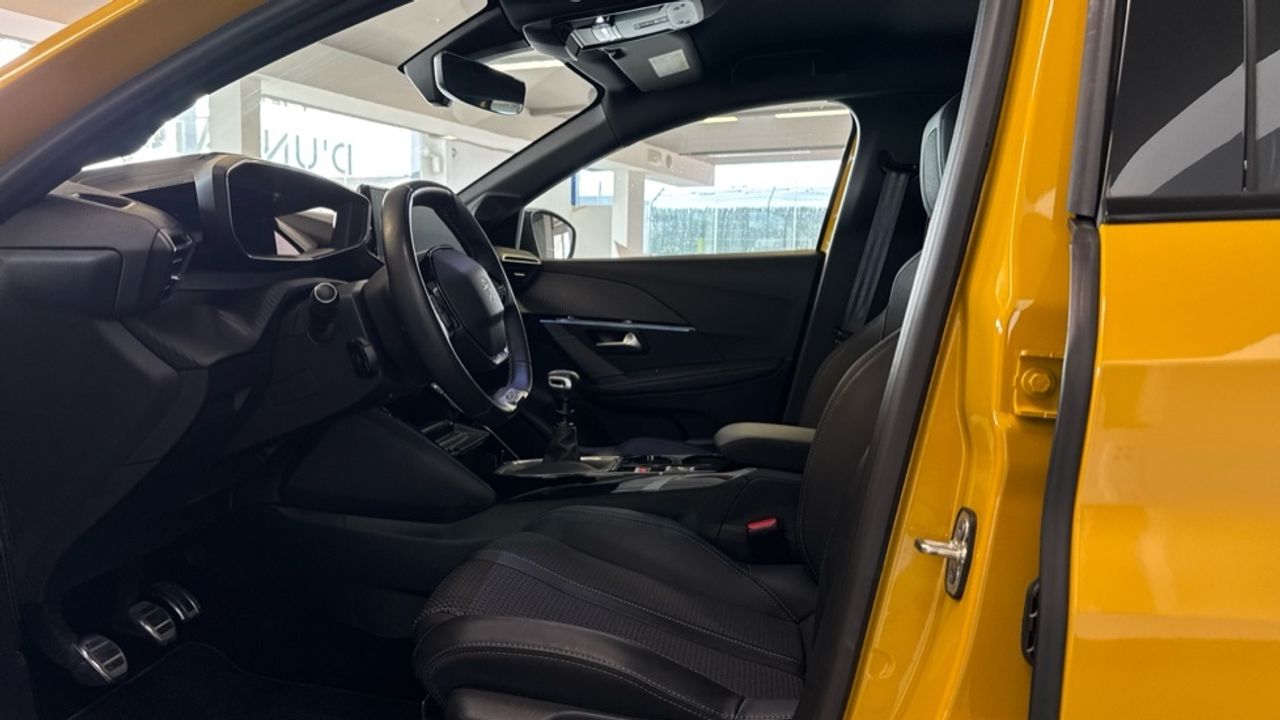 Foto Peugeot 208 11