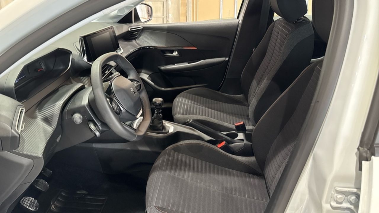 Foto Peugeot 208 11