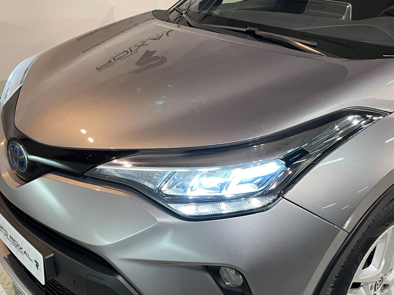 Foto Toyota C-HR 15