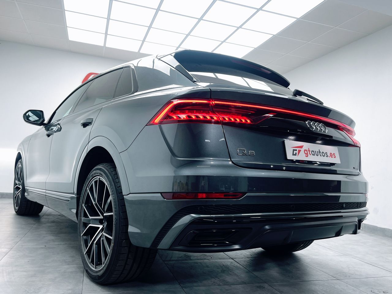 Foto Audi Q8 19