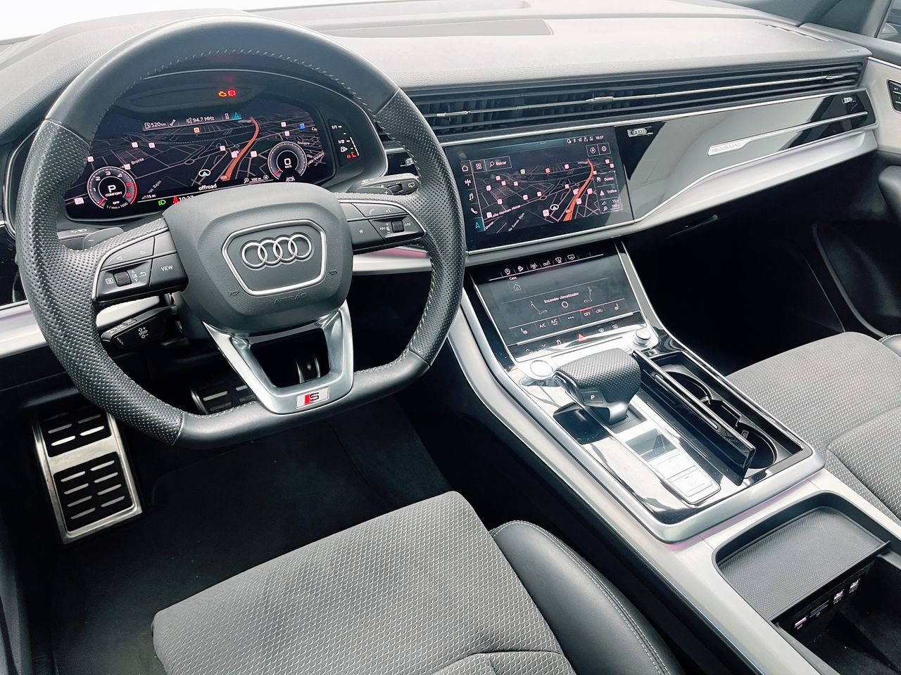 Foto Audi Q8 32