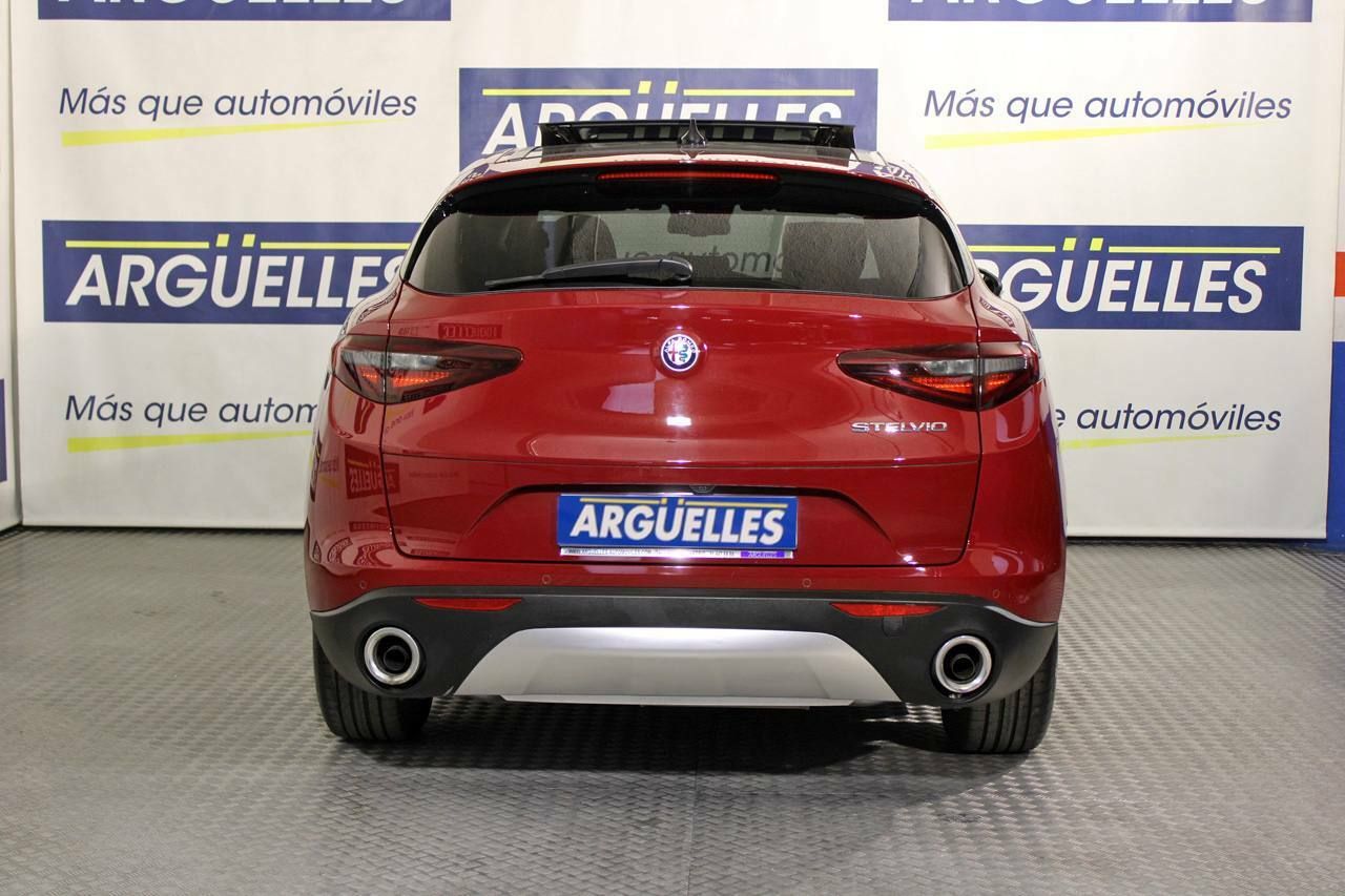 Foto Alfa Romeo Stelvio 4