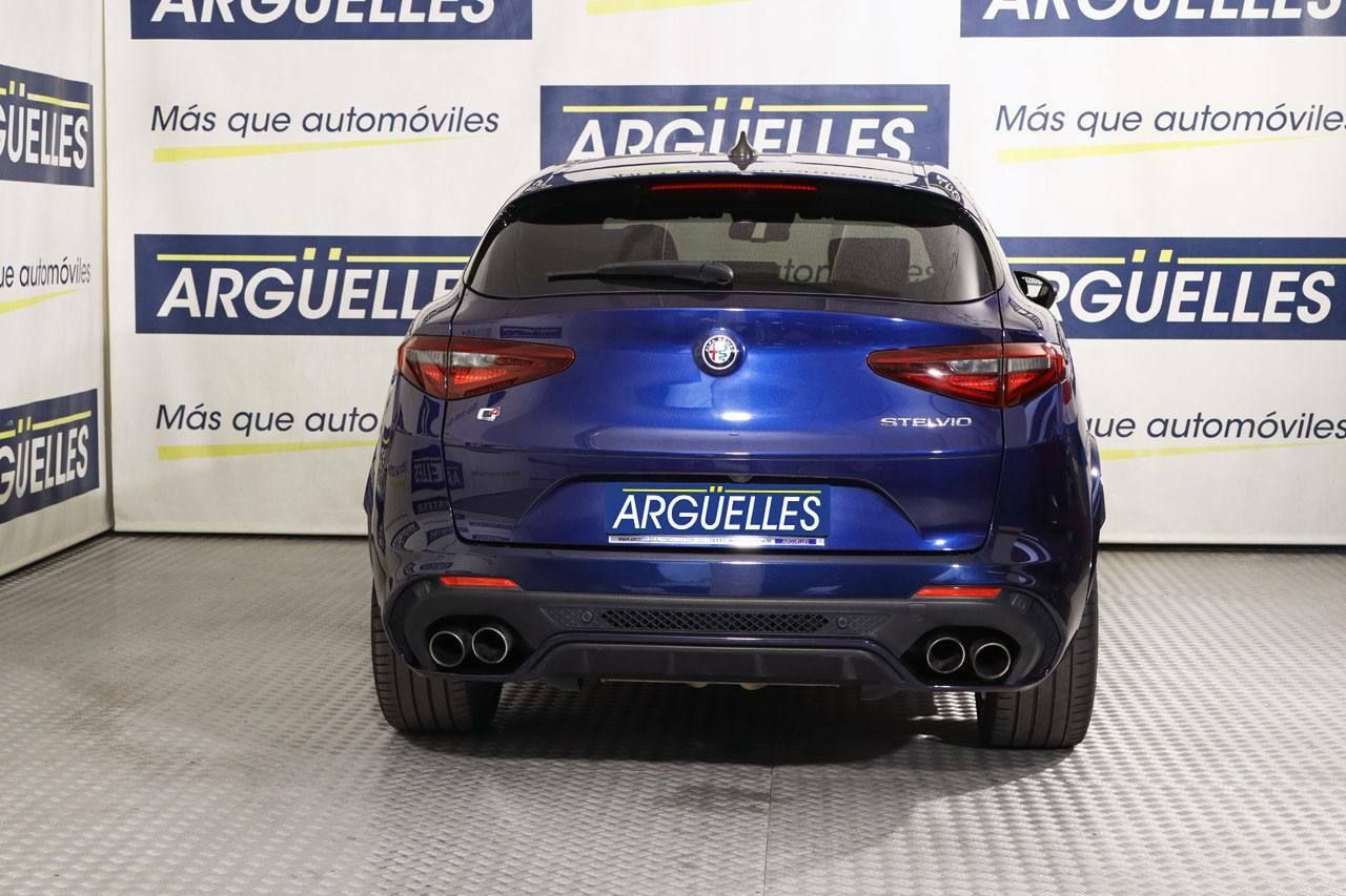 Foto Alfa Romeo Stelvio 4