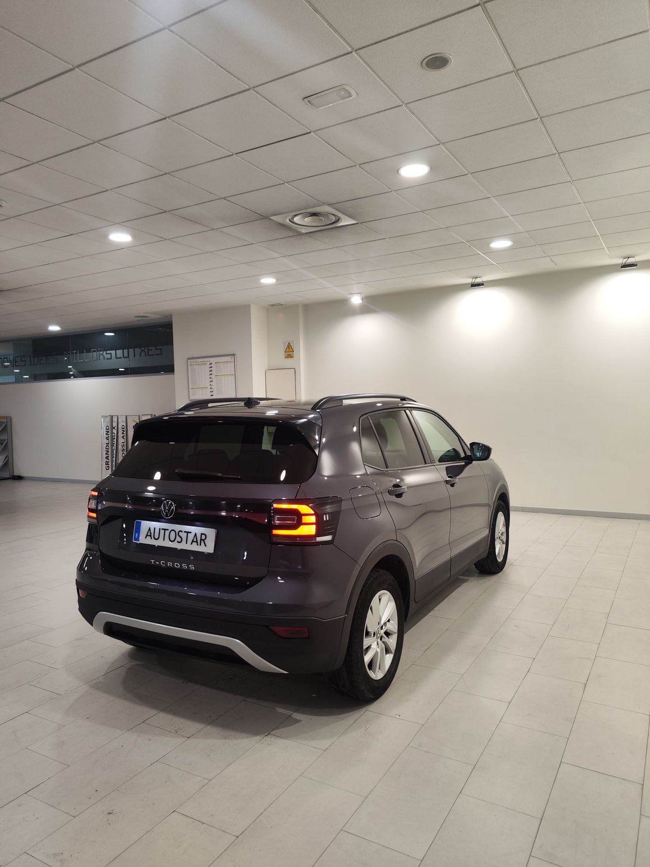 Foto Volkswagen T-Cross 17