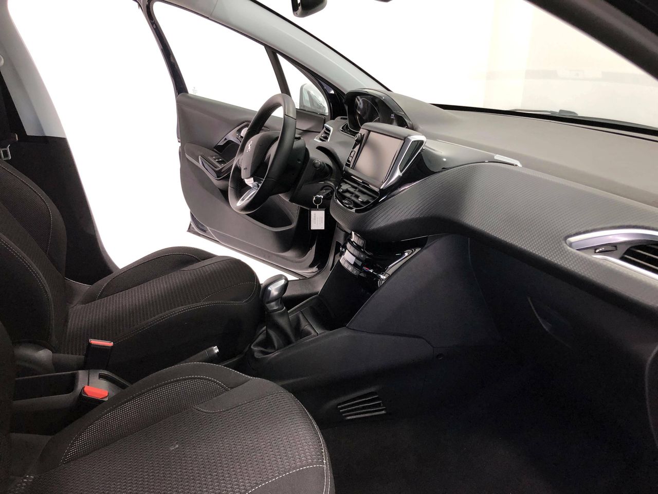 Foto Peugeot 208 11