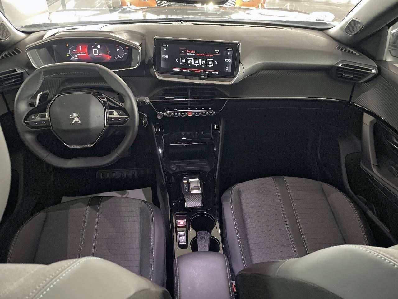 Foto Peugeot 2008 8