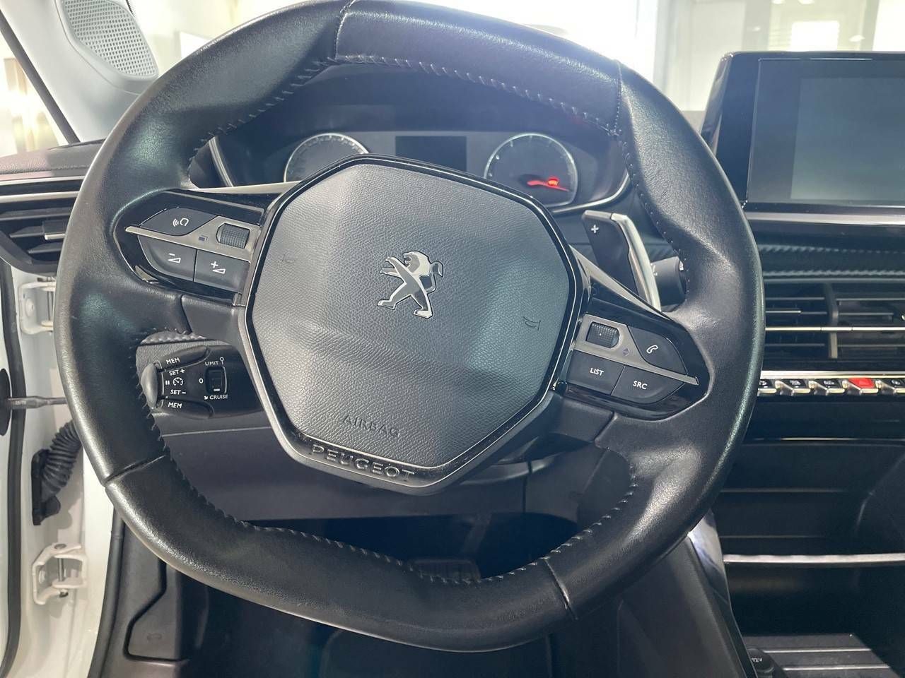 Foto Peugeot 208 13