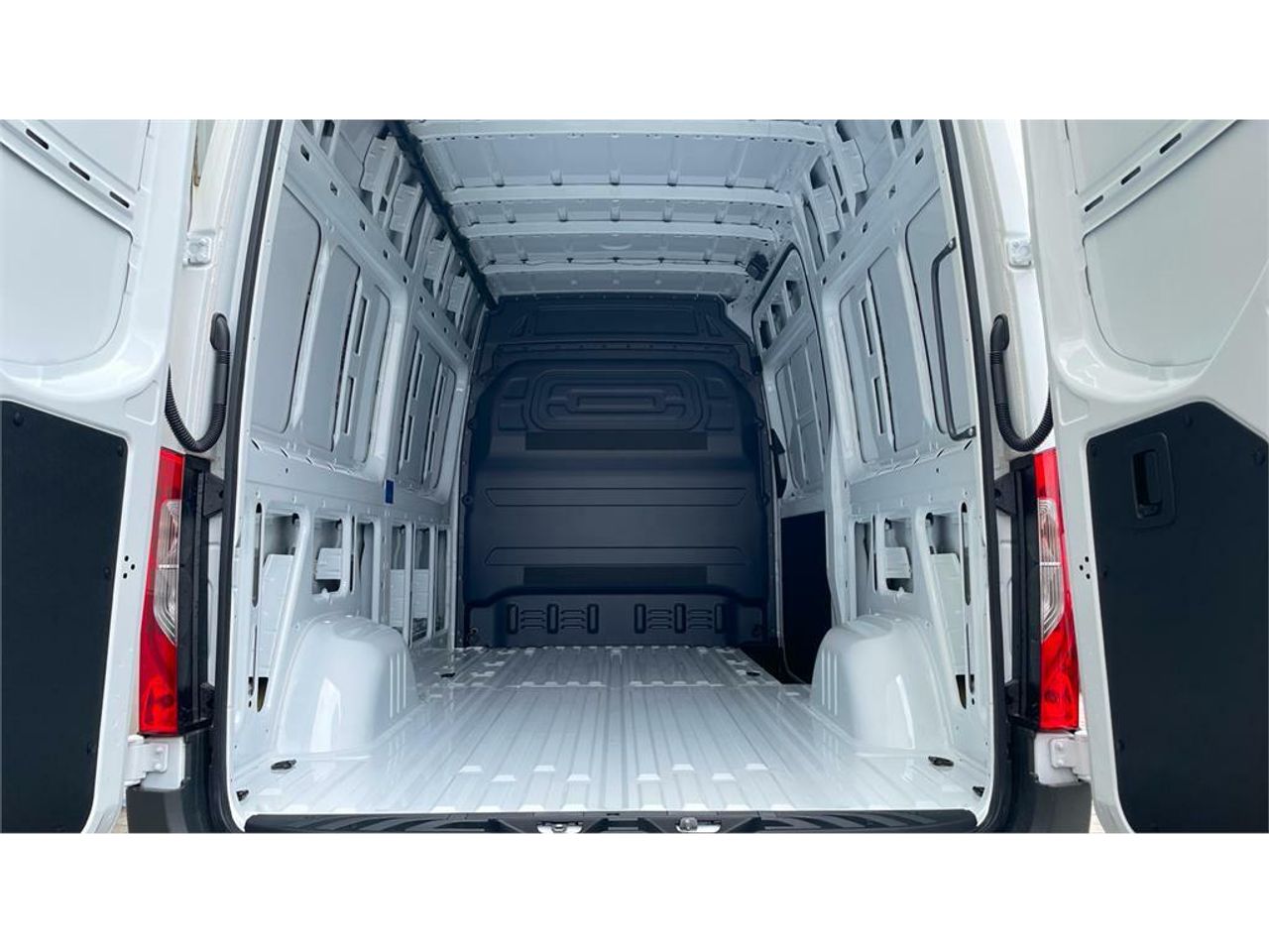 Foto Mercedes-Benz Sprinter 27