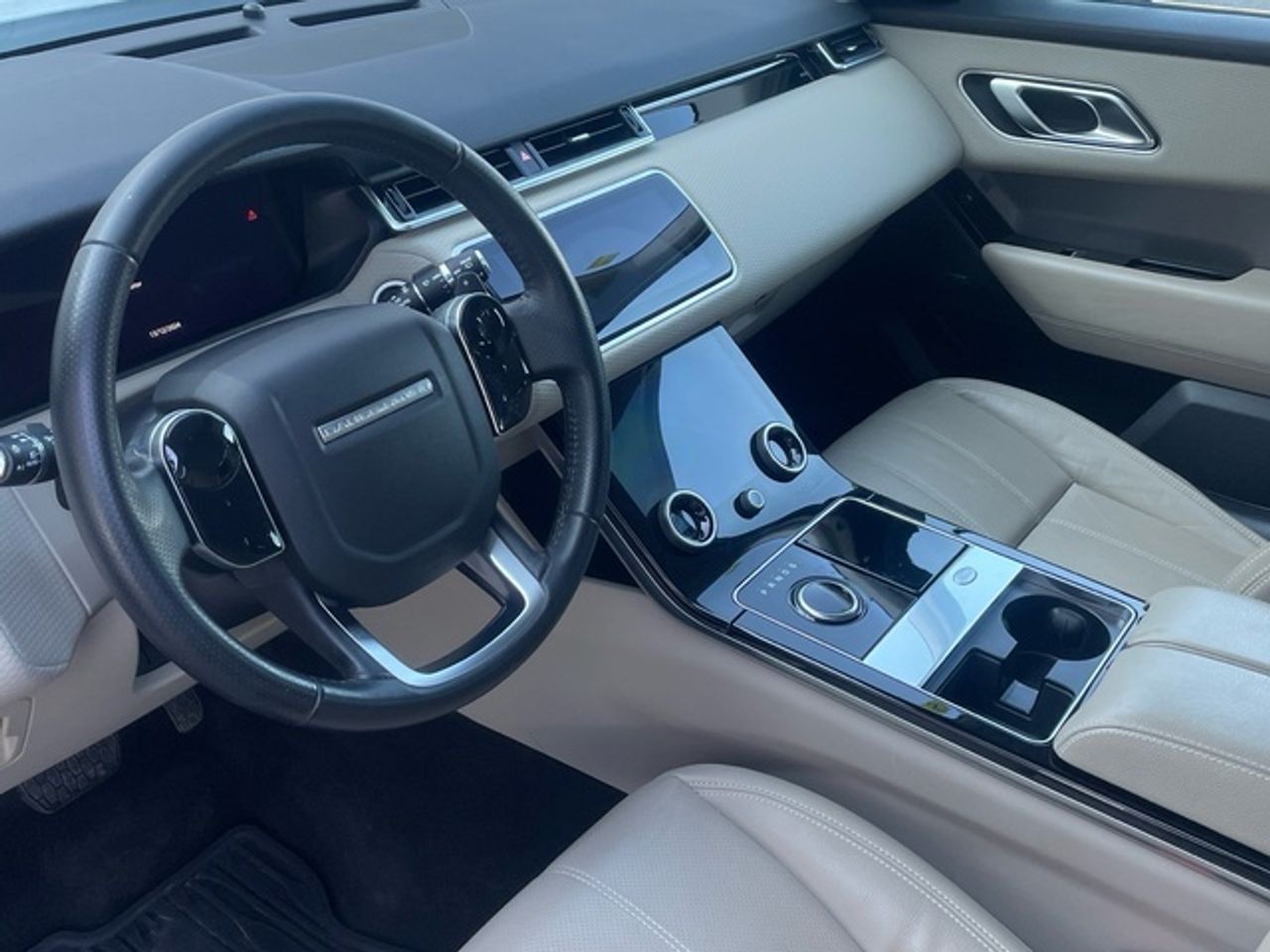 Foto Land-Rover Range Rover Velar 12