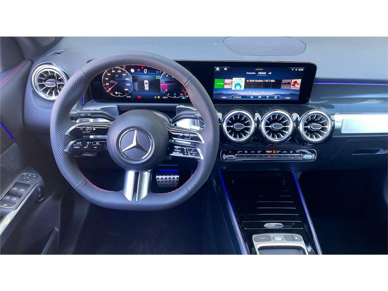 Foto Mercedes-Benz Clase GLB 10