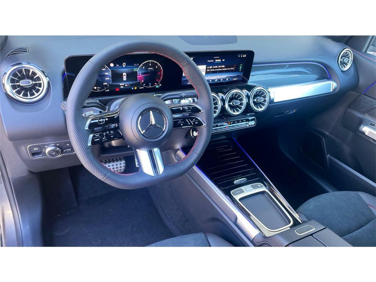 Foto Mercedes-Benz Clase GLB 10
