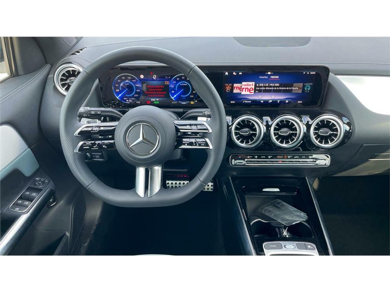 Foto Mercedes-Benz EQA 9