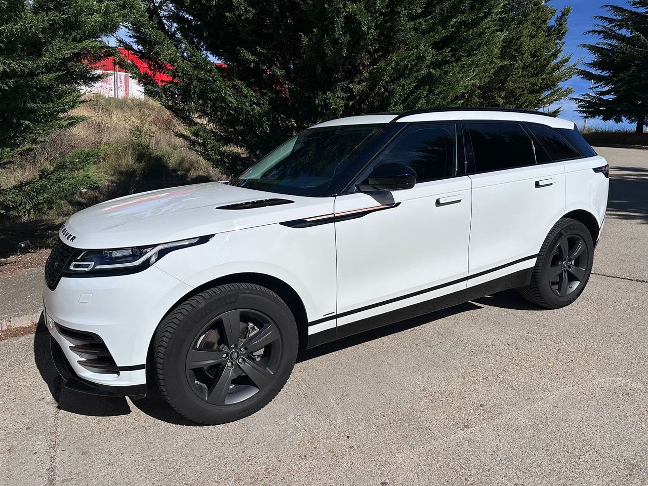 Foto Land-Rover Range Rover Velar 25