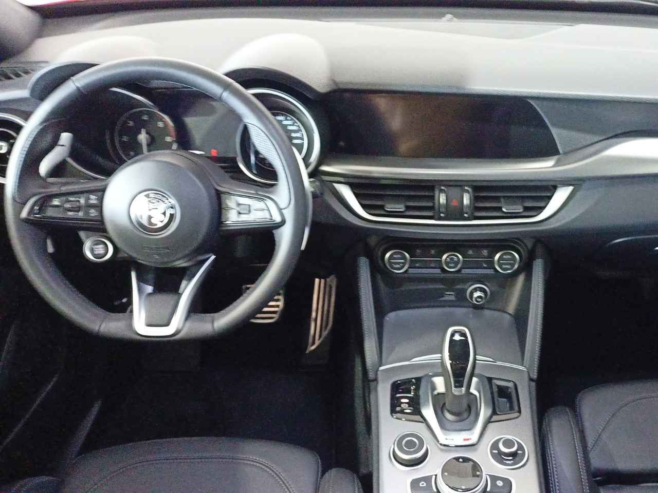 Foto Alfa Romeo Stelvio 11