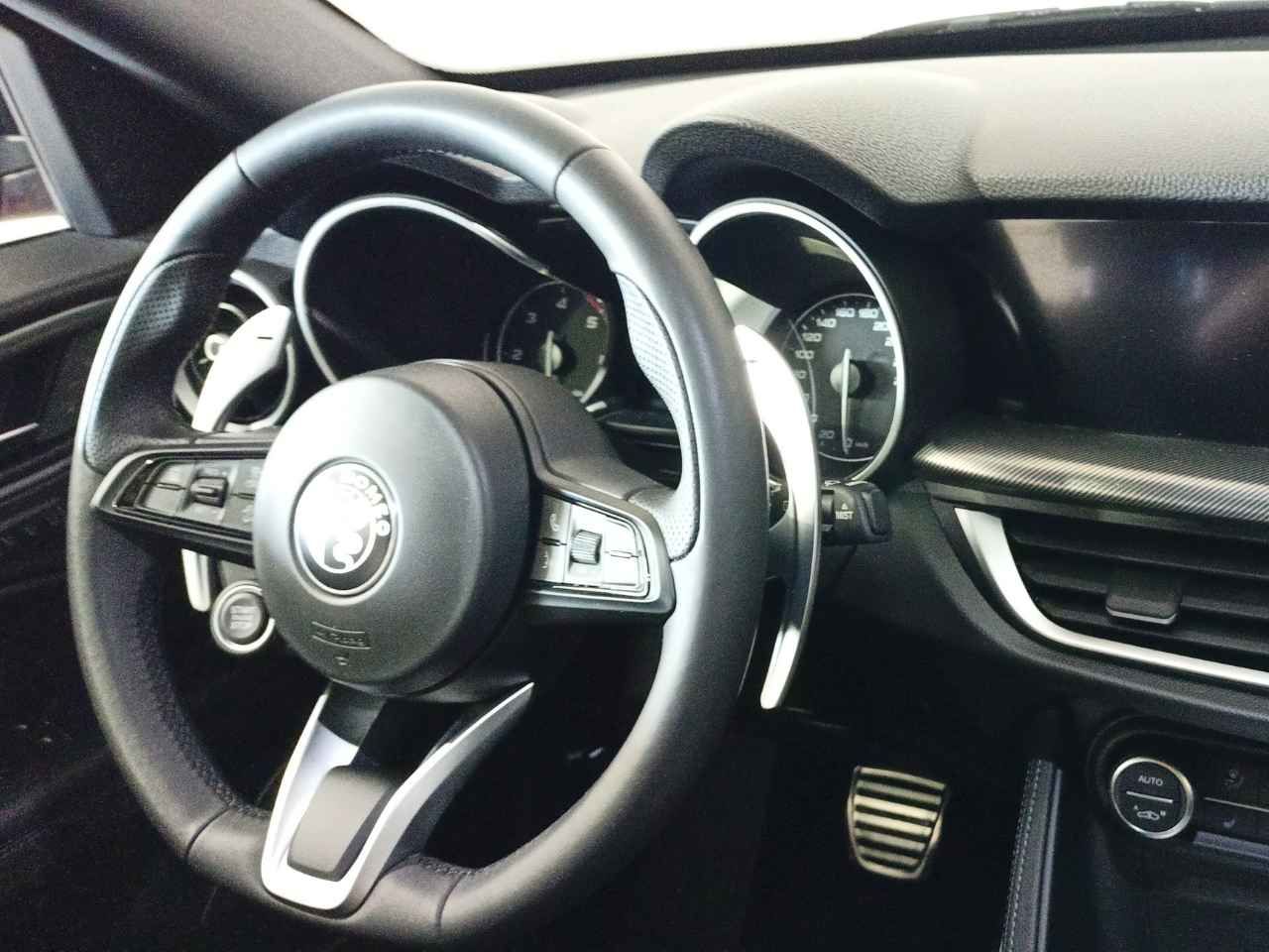 Foto Alfa Romeo Stelvio 14